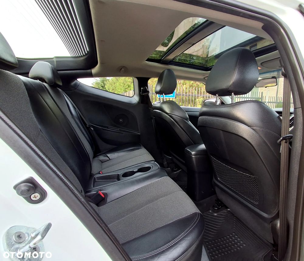 Hyundai Veloster 1.6 Premium - 18