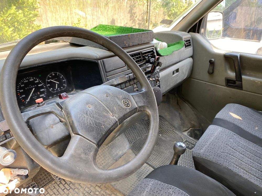 Volkswagen Transporter - 8