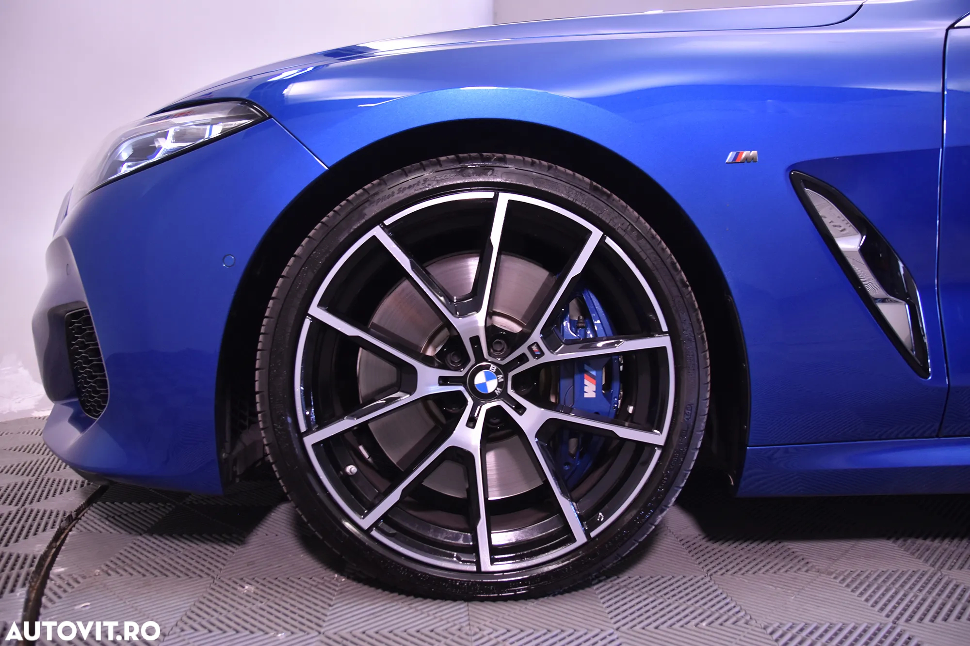 BMW M8 M850i xDrive AT - 21