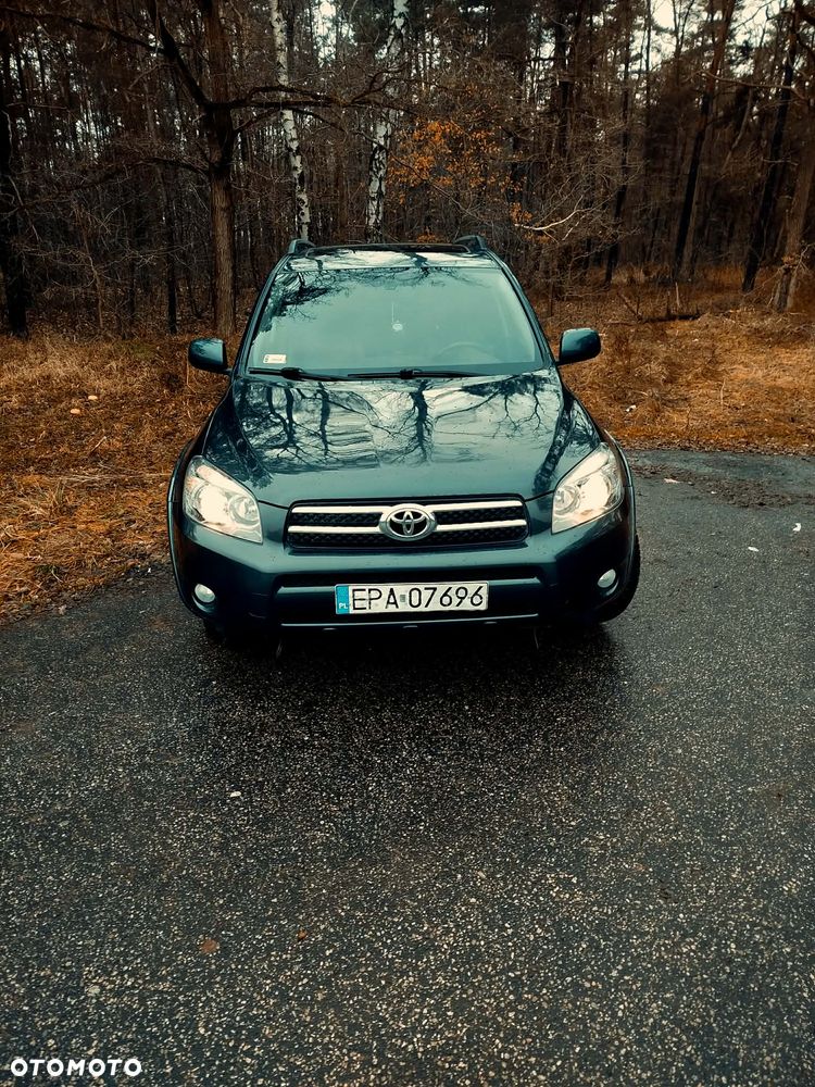 Toyota RAV4 - 1