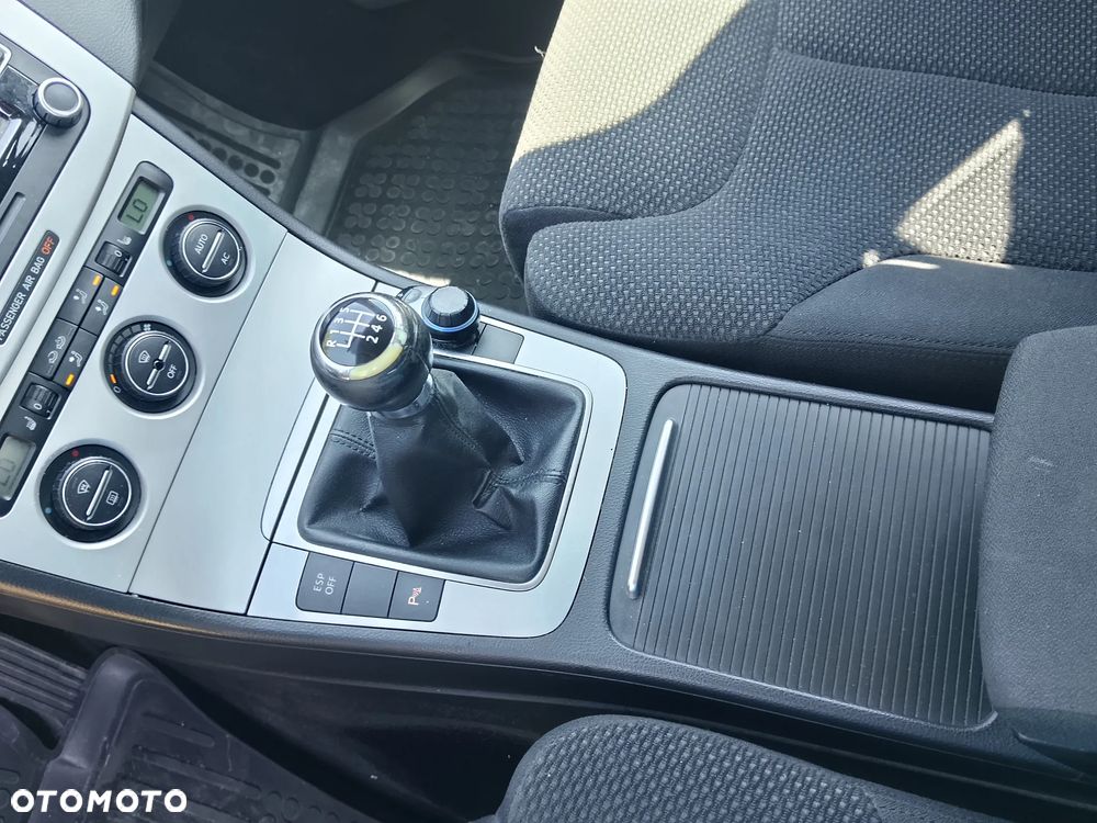 Volkswagen Passat 2.0 TSI Sportline - 25