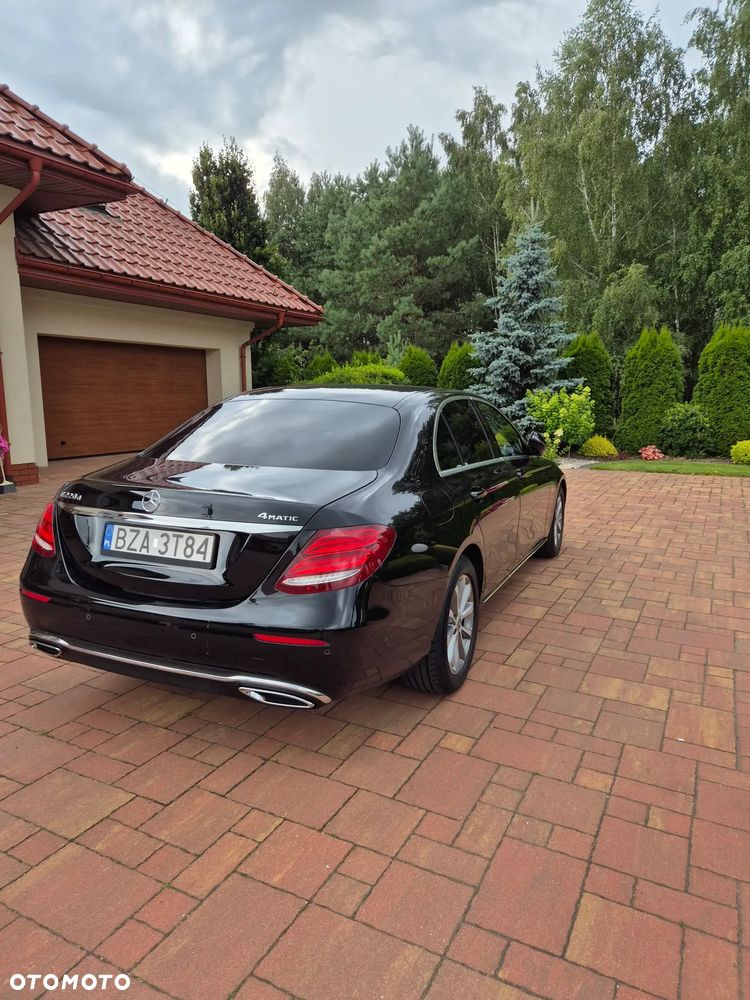 Mercedes-Benz Klasa E 220 d 4-Matic 9G-TRONIC - 5