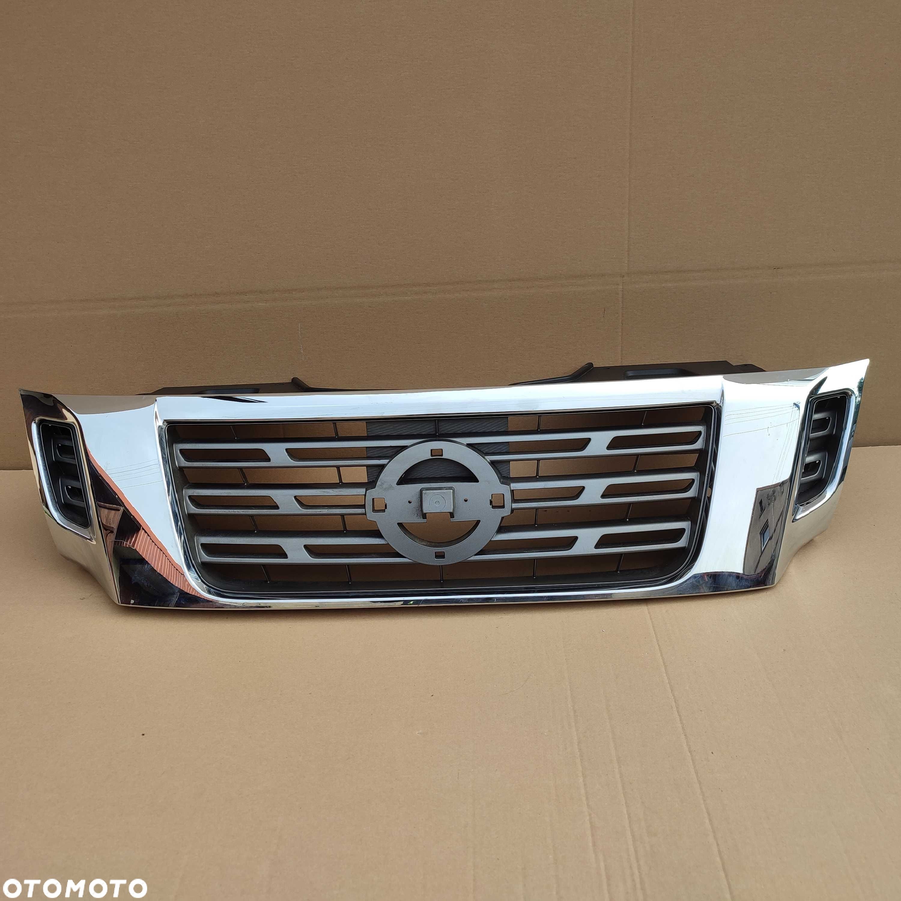 Nissan Navara NP300 D40 15-19 grill atrapa zderzaka chrom kratka - 1