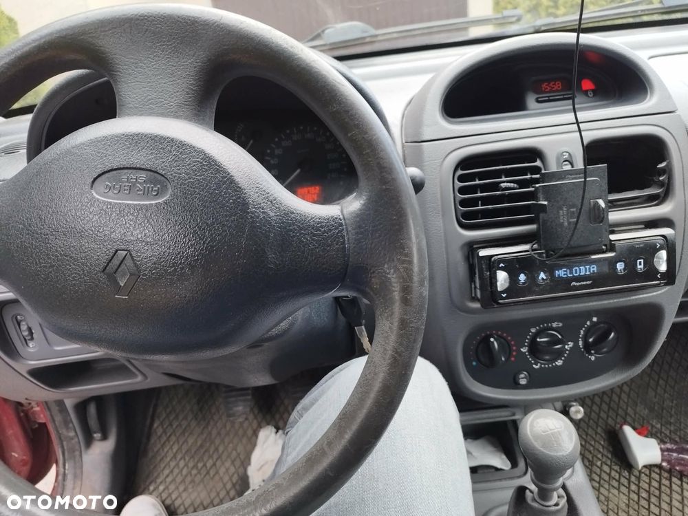 Renault Clio 1.2 - 6