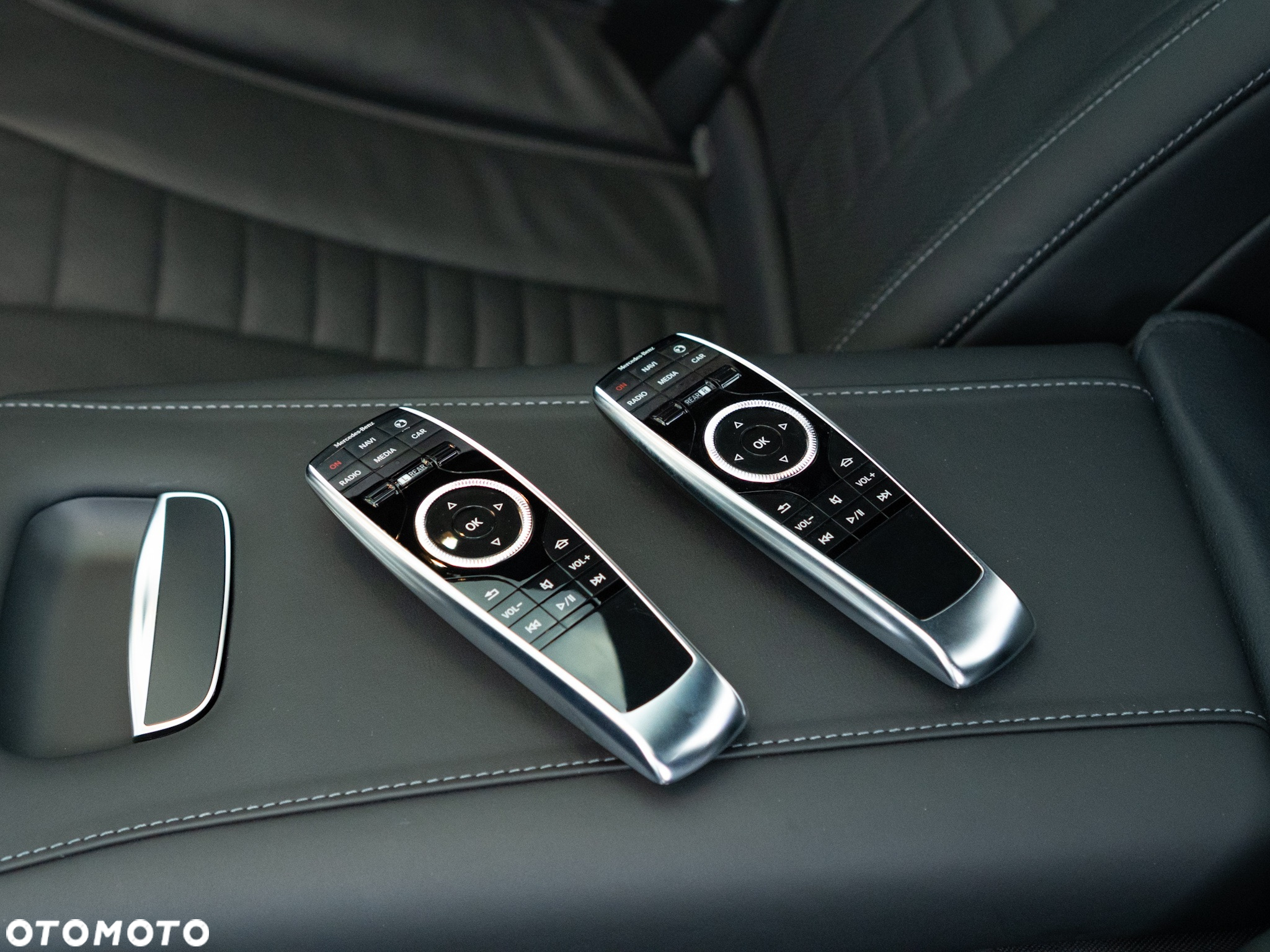 Mercedes-Benz Klasa S 560 4-Matic L 9G-TRONIC - 29