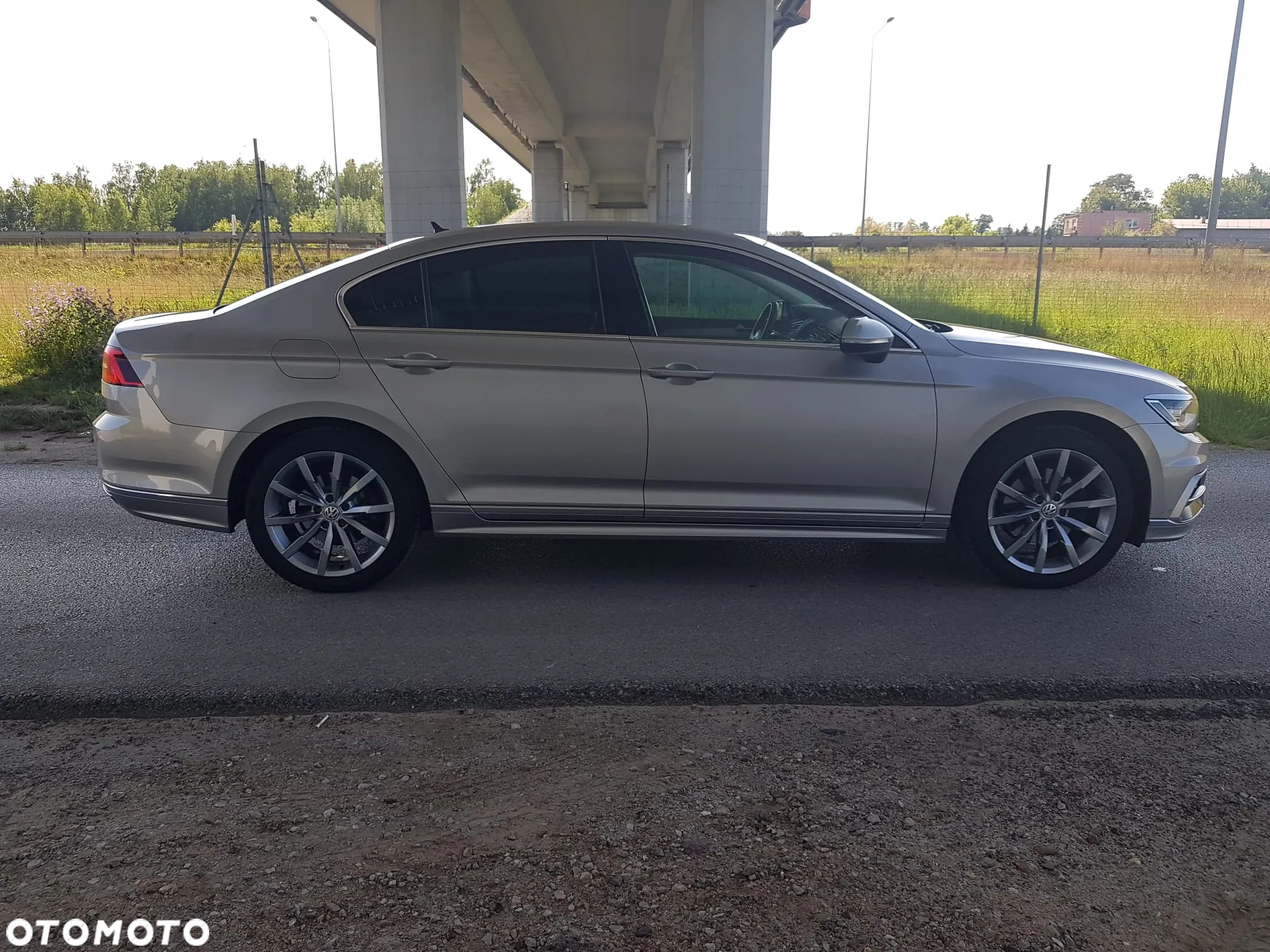 Volkswagen Passat 2.0 TDI BMT Highline DSG - 12