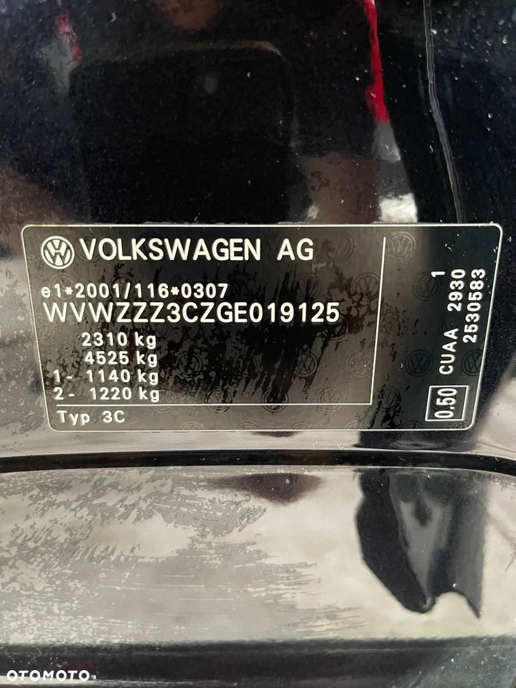 Volkswagen Passat - 16