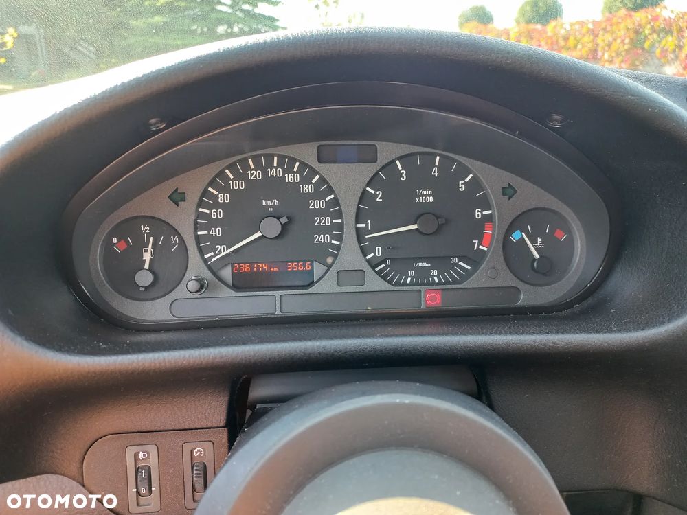 BMW Seria 3 320Ci - 24