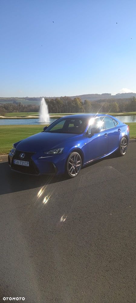 Lexus IS 200t / 300 F Sport - 1