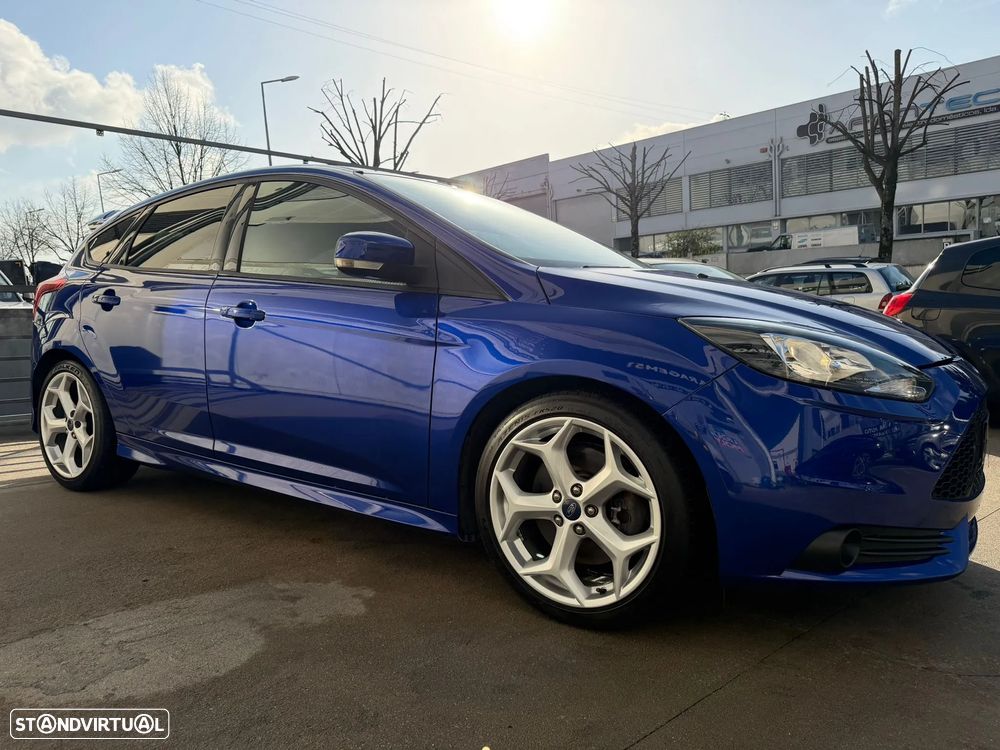 Ford Focus 2.0 EcoBoost ST - 2