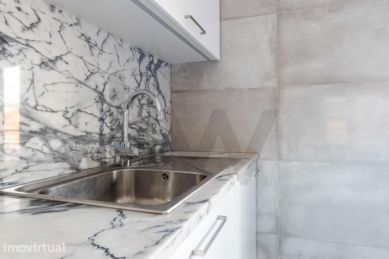 Urbanização Vila Chã | T3 c/ Varanda + 2 Lugares Garagem | 127 m2 Área - Grande imagem: 4/42