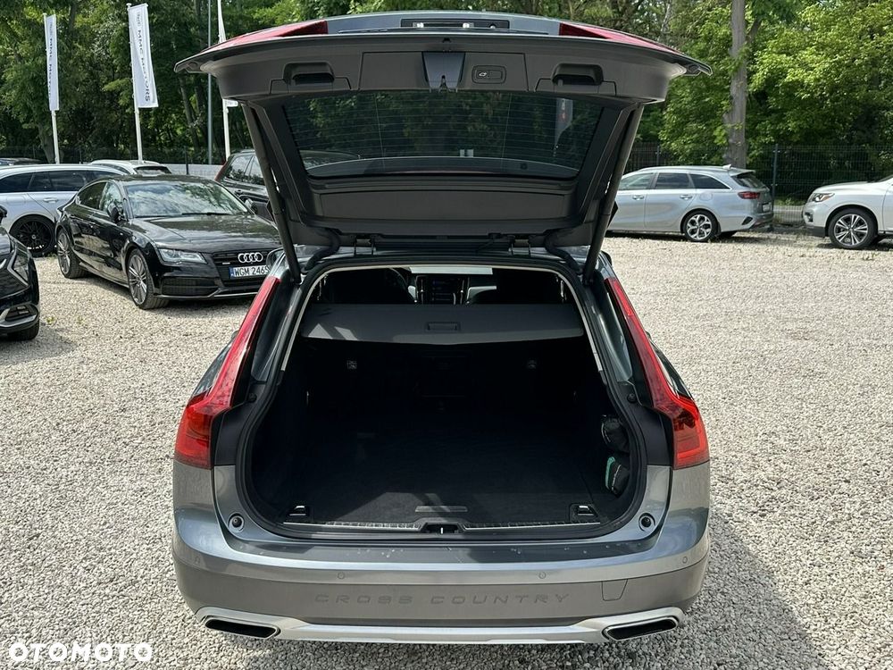 Volvo V90 Cross Country D5 SCR AWD Pro - 9