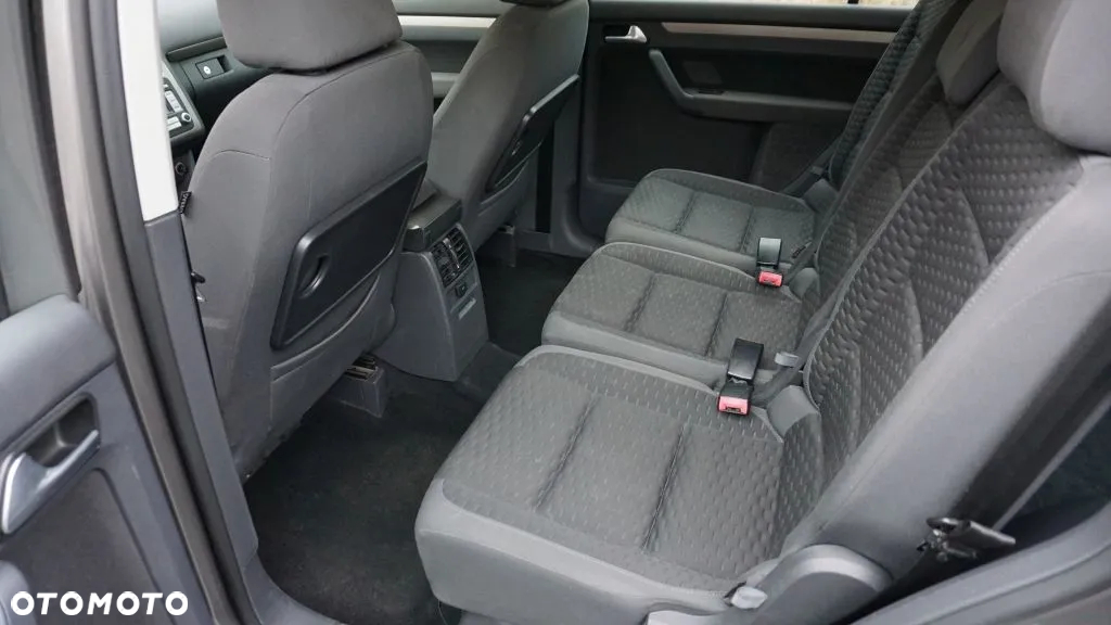 Volkswagen Touran 1.9 TDI Conceptline - 10