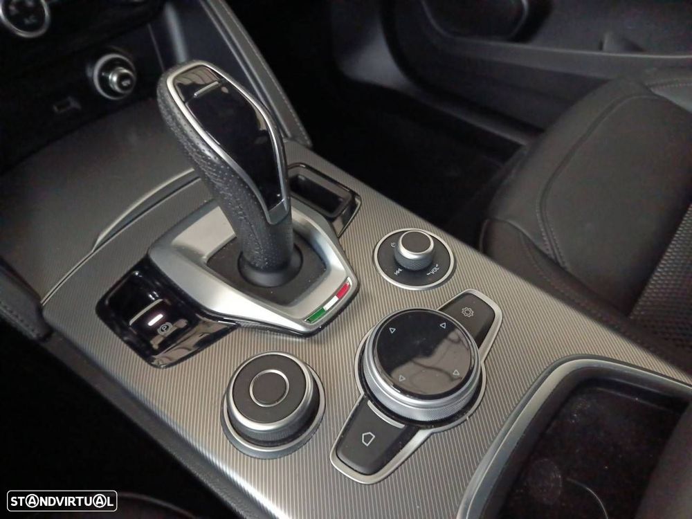 Alfa Romeo Stelvio 2.2 D Sprint AT8 - 18