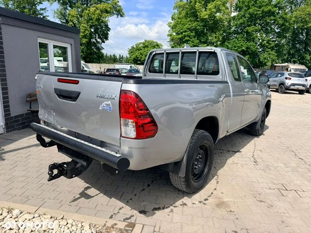 Toyota Hilux 2.8 D-4D Extra Cab Live 4x4 - 8