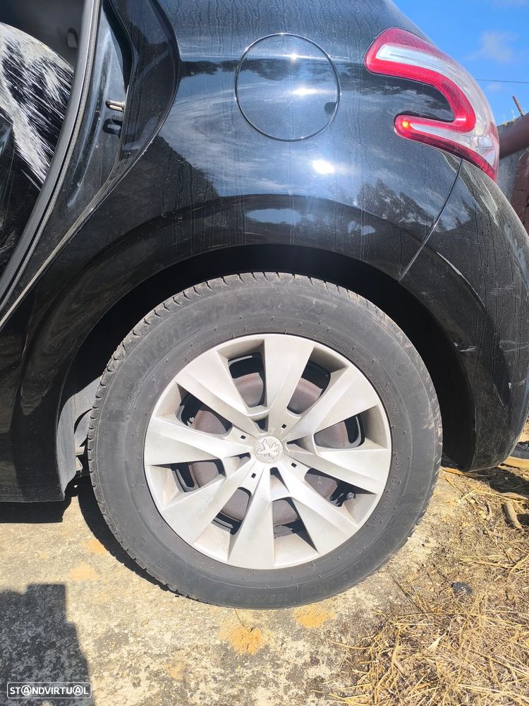 Peugeot 208 1.4 HDi Active - 4