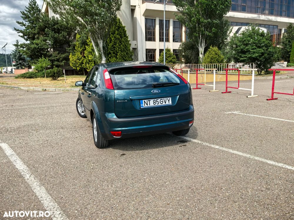 Ford Focus 1.6i Trend - 2