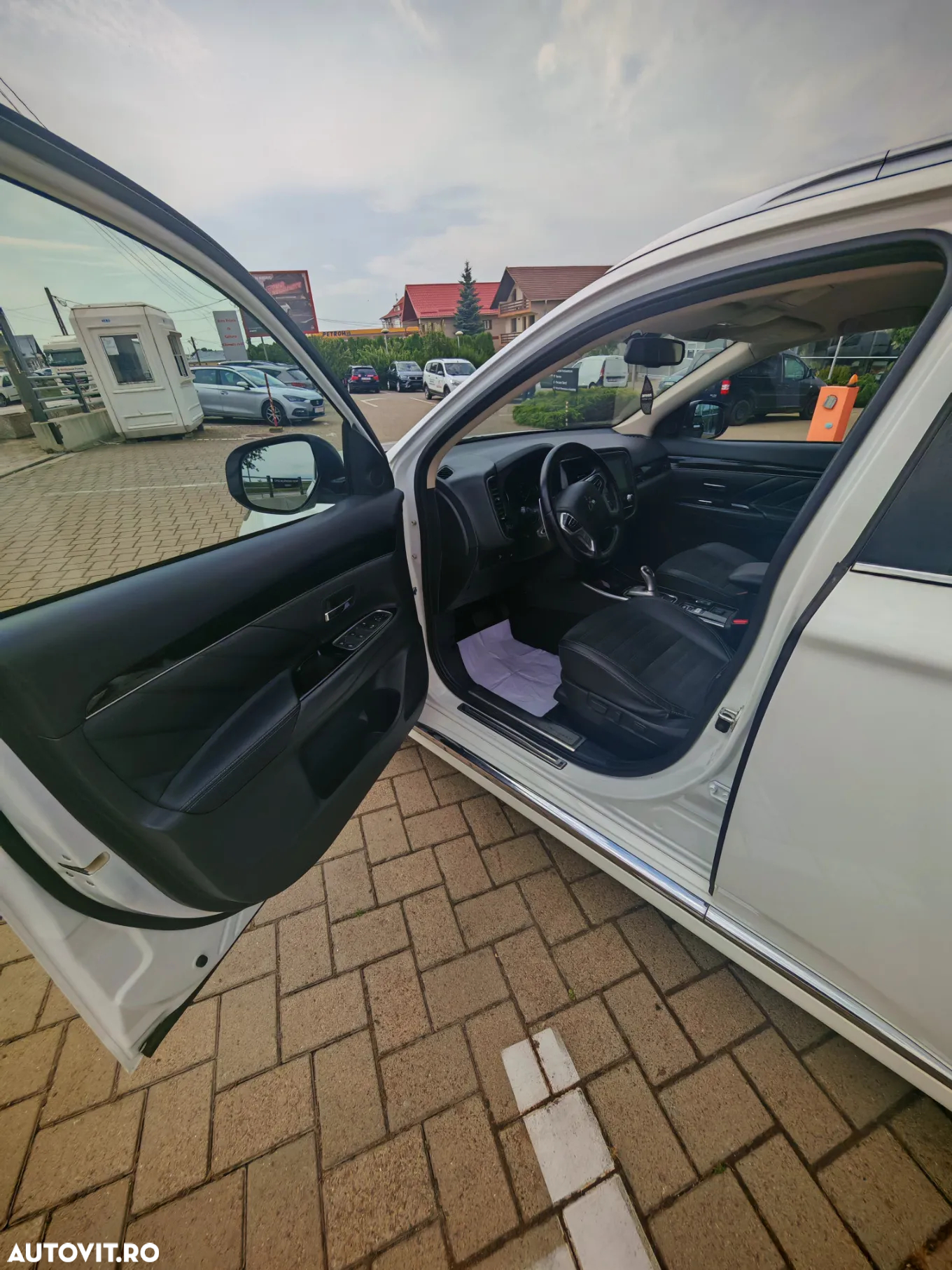Mitsubishi Outlander PHEV 2.4 L 4X4 Intense - 16