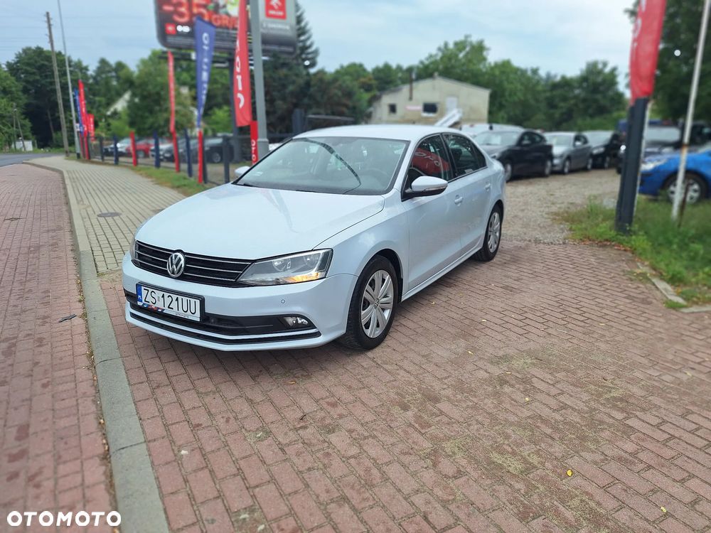 Volkswagen Jetta - 3