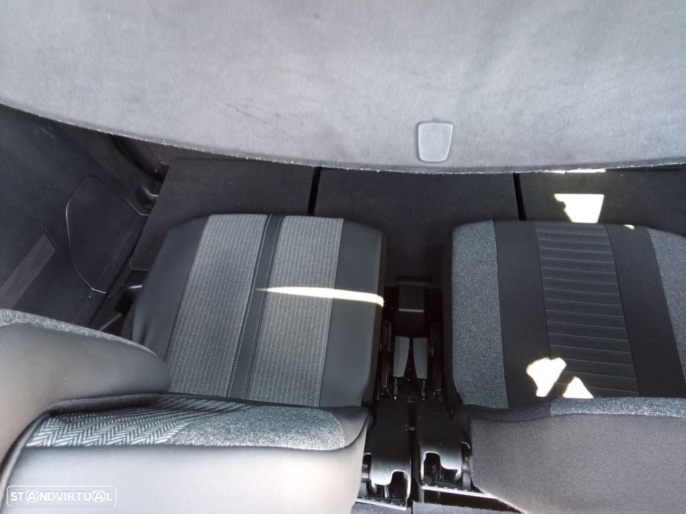 Peugeot 5008 1.5 BlueHDi Allure Pack EAT8 - 27