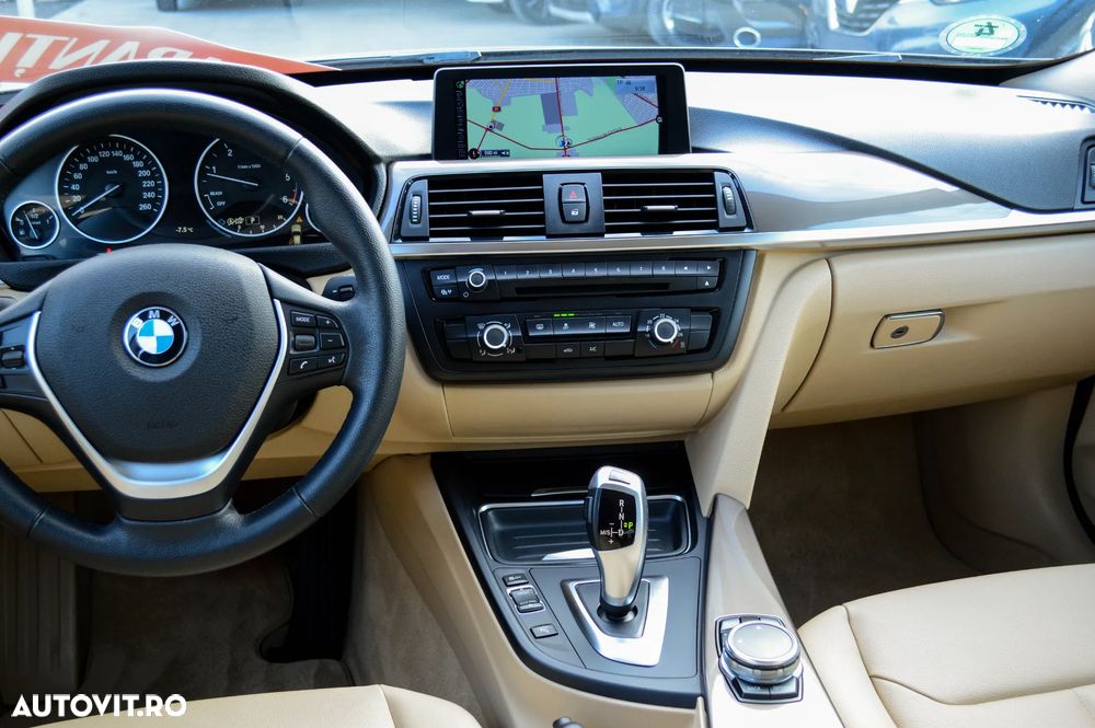 BMW Seria 3 320d Sport-Aut. Luxury Line - 32