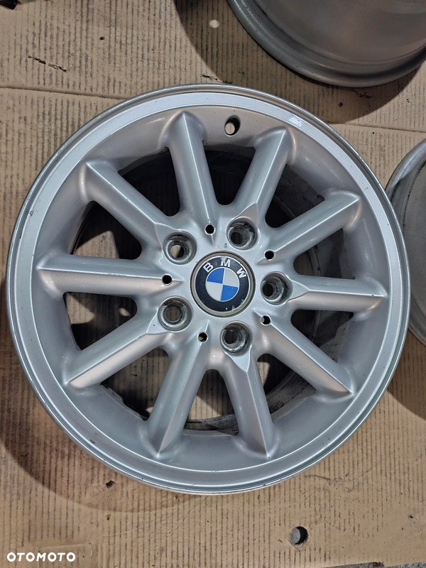 Felgi Aluminiowe 7,0-15 5x120x72,4 ET-47 BMW A009