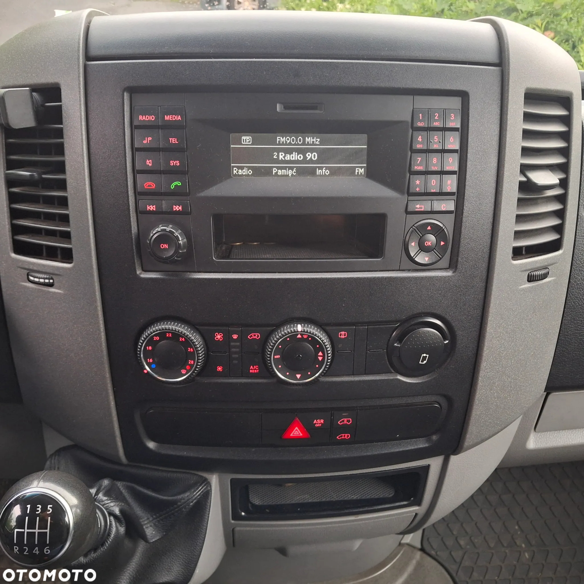 Volkswagen Crafter - 13