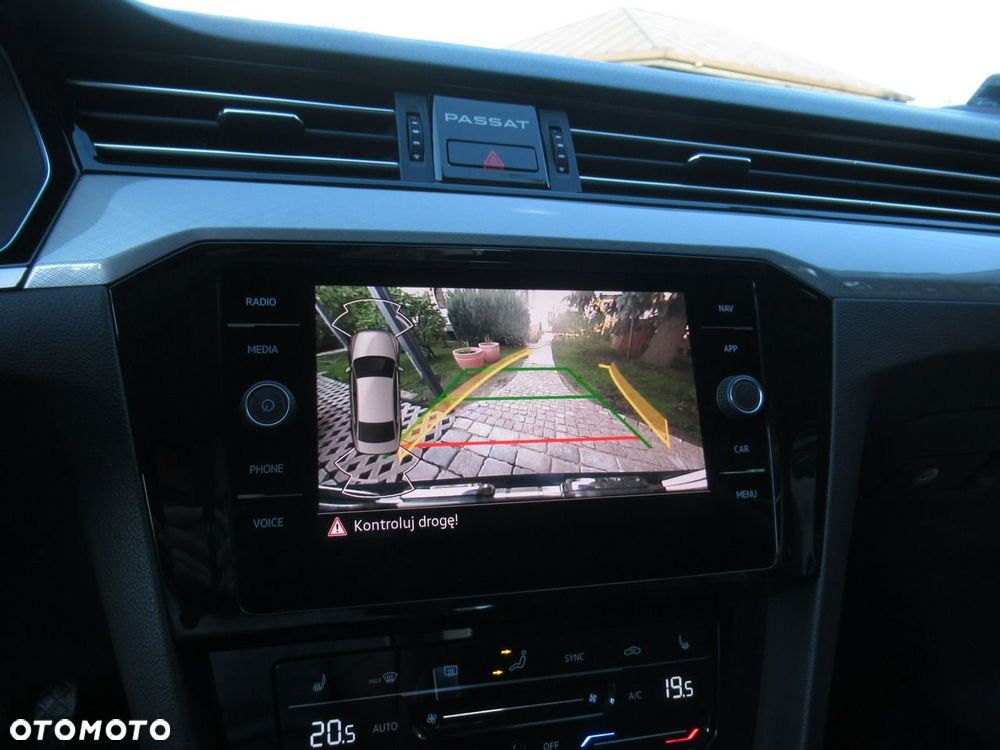 Volkswagen Passat - 20
