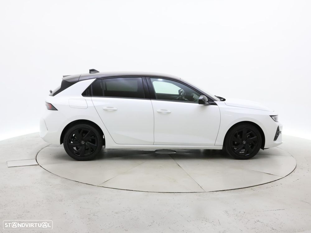 Opel Astra 1.2 T GS - 8