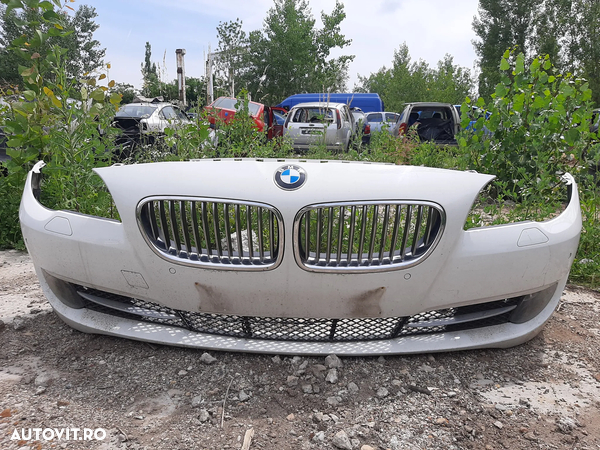 Bara fata Bmw F10/F11 model cu senzori de parcare și spălător la faruri