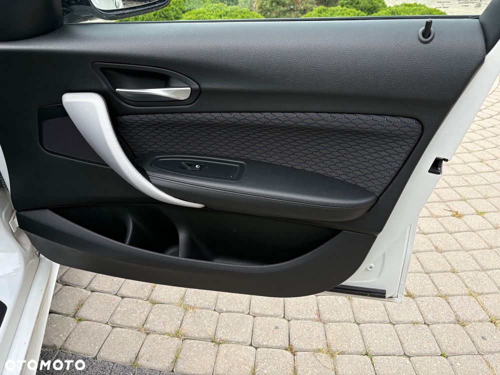 BMW Seria 1 116d Edition M Sport Shadow - 25