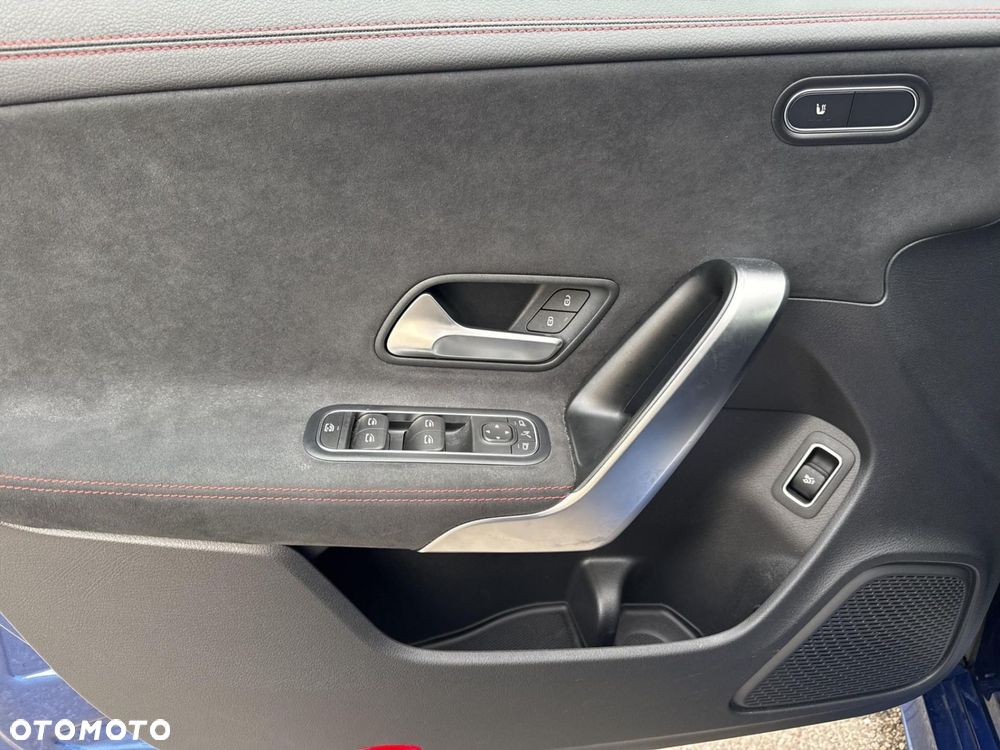 Mercedes-Benz CLA - 8