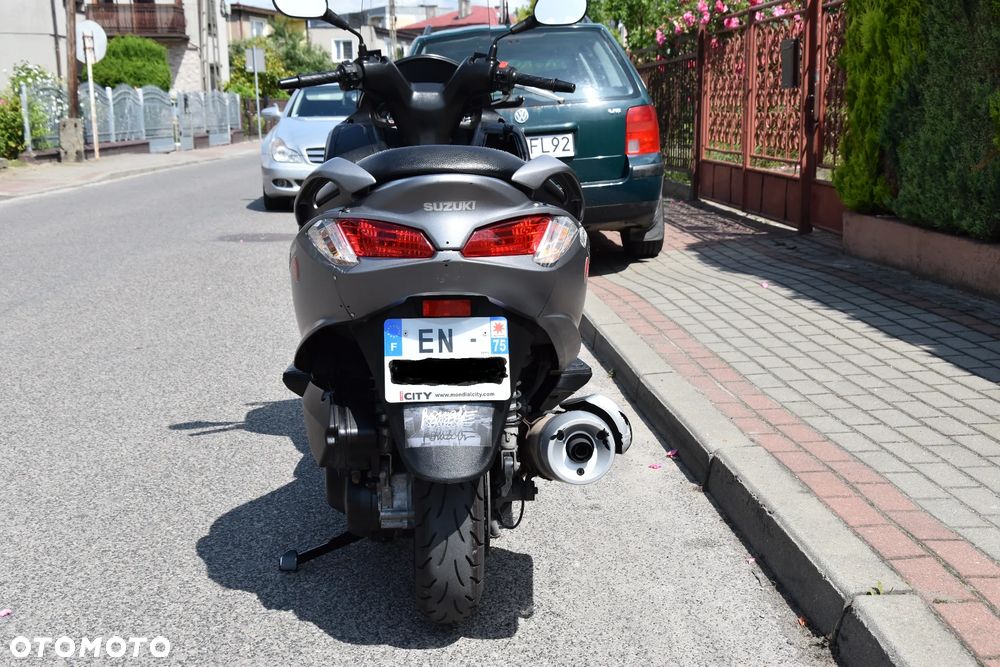 Suzuki Burgman - 11