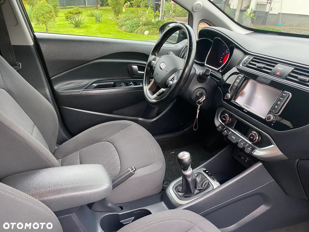 Kia Rio - 31