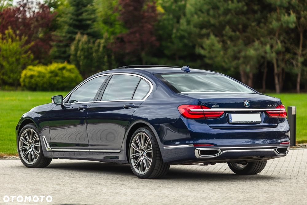 BMW Seria 7 750Li xDrive - 15