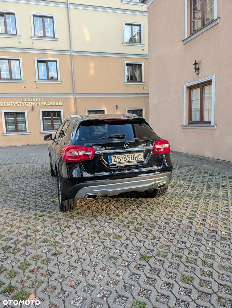 Mercedes-Benz GLA 250 7G-DCT UrbanStyle Edition - 7