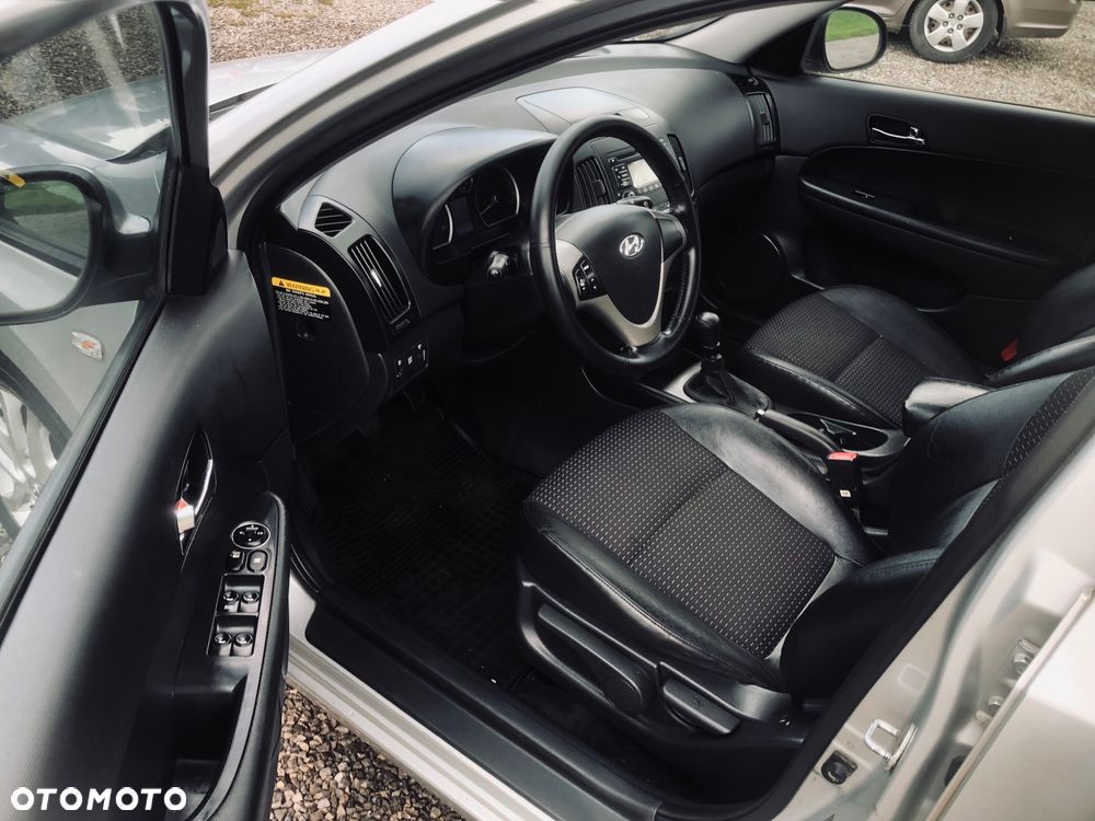Hyundai i30 1.6 Comfort - 8