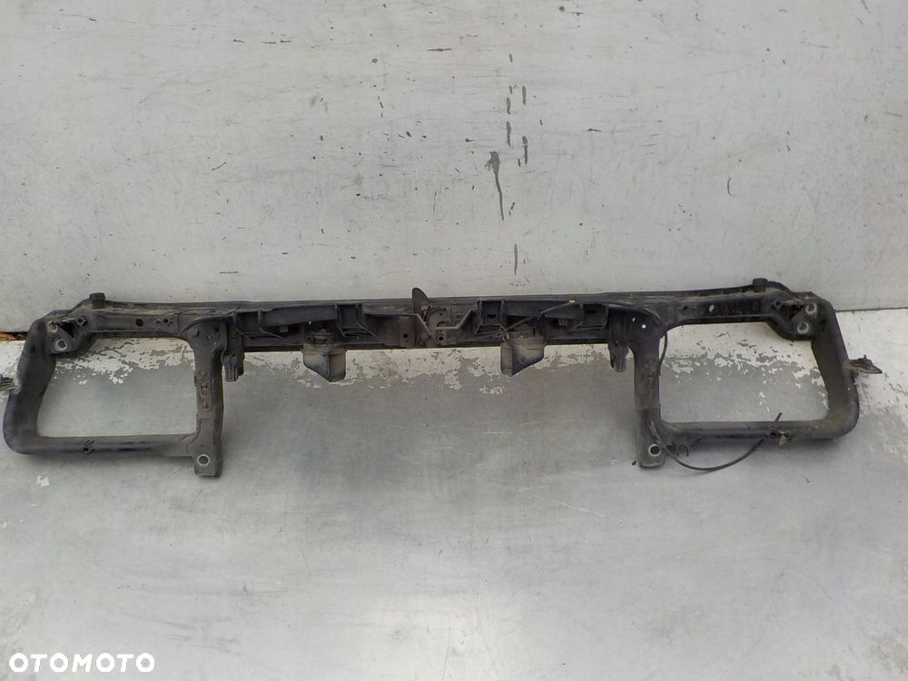 551 CHRYSLER 300 C PAS PRZEDNI BELKA - 1