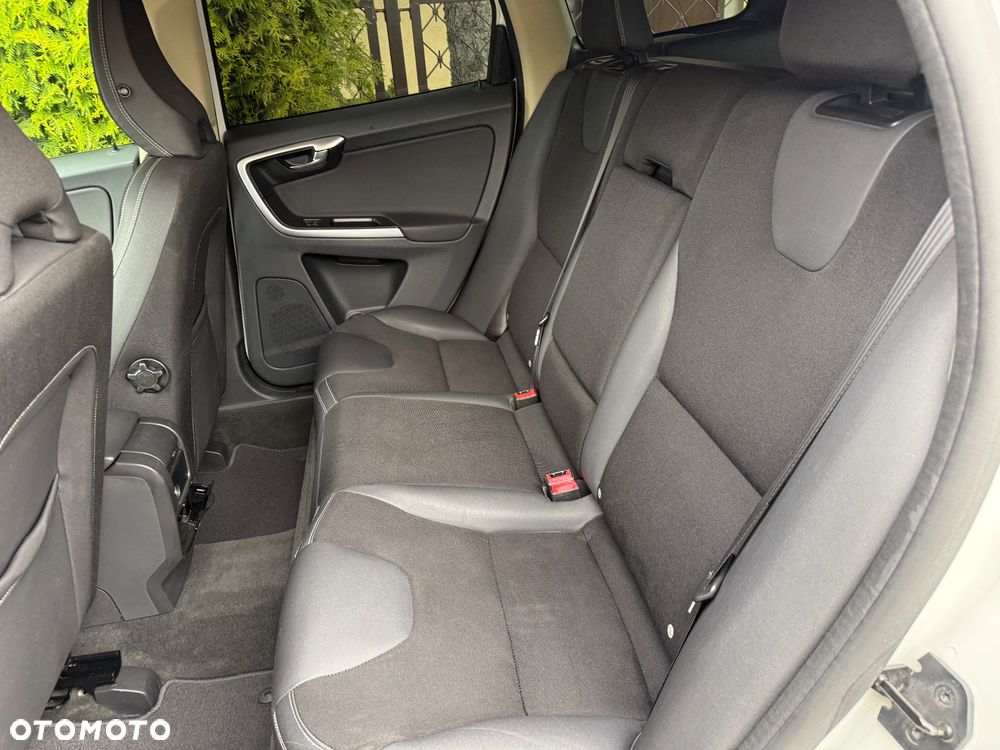 Volvo XC 60 D3 Momentum - 5
