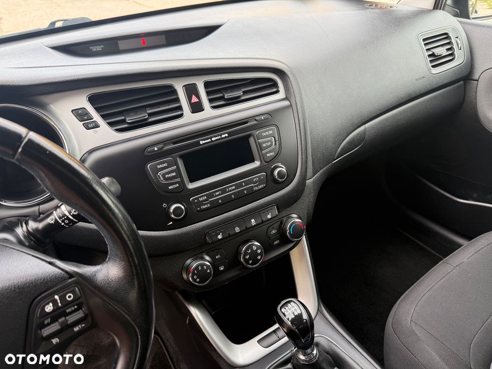 Kia Ceed - 34