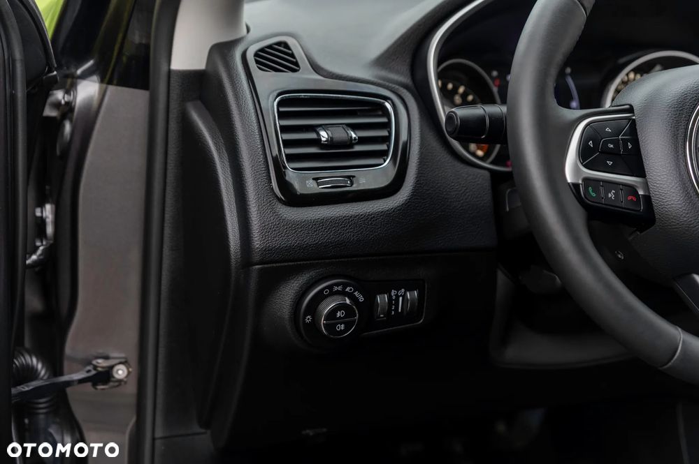 Jeep Compass 1.4 TMair Night Eagle FWD S&S - 31