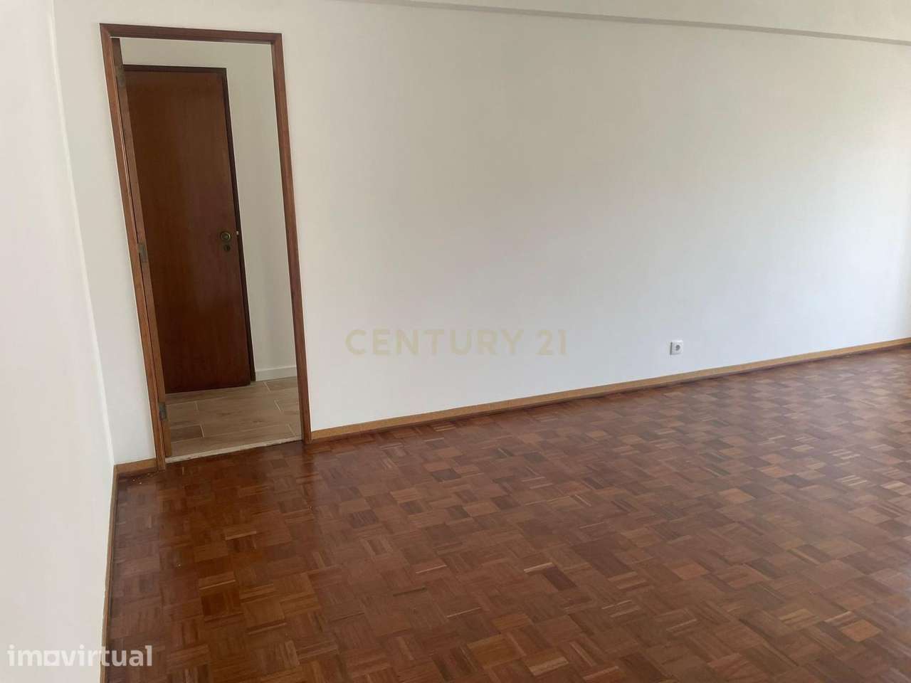 ARRENDAMENTO Apartamento T2 Remodelado | 95 m² | Benfica – Rua Maria - Grande imagem: 3/10