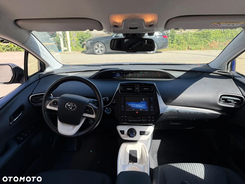 Toyota Prius Hybrid - 10