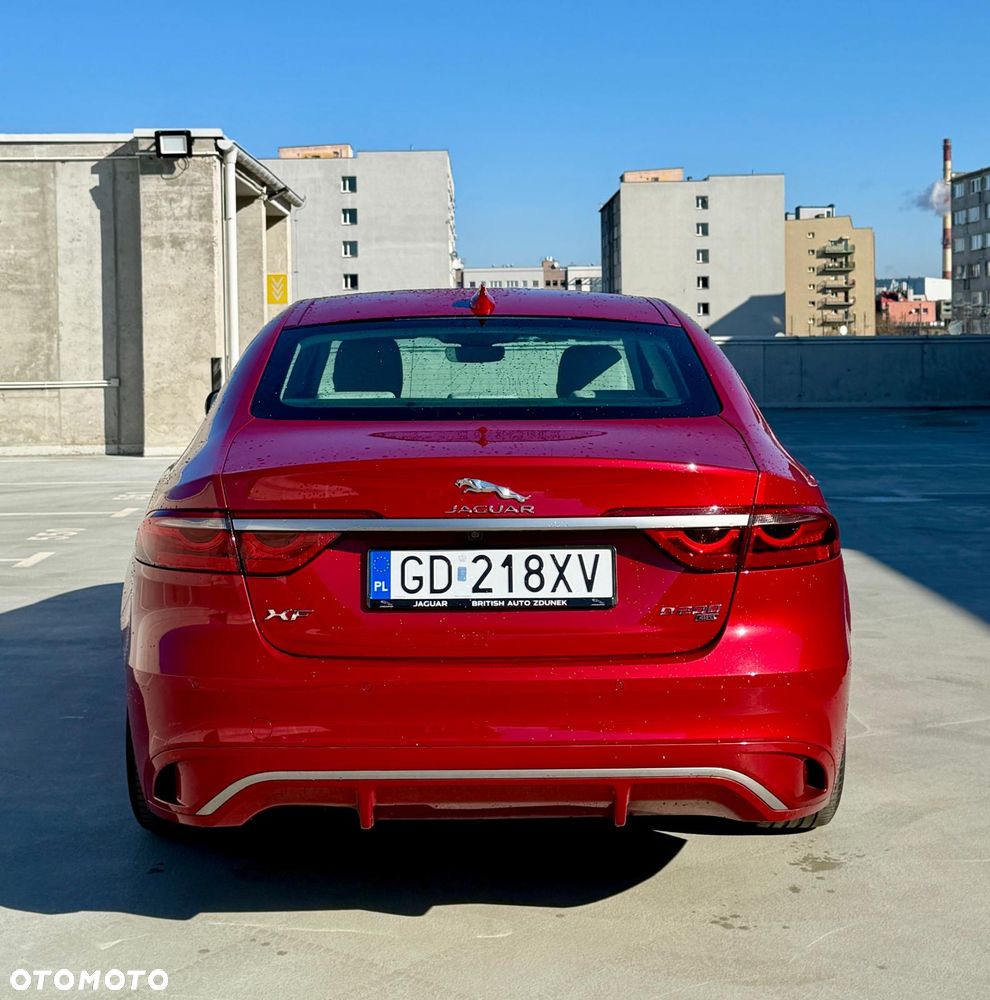 Jaguar XF - 8