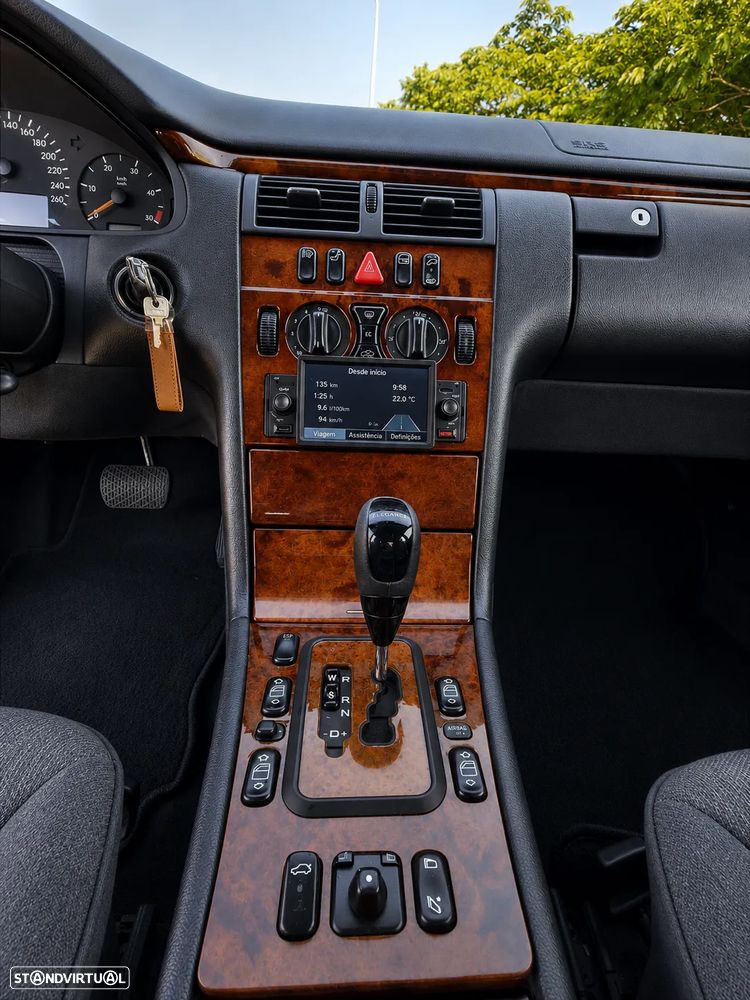 Mercedes-Benz E 220 - 8