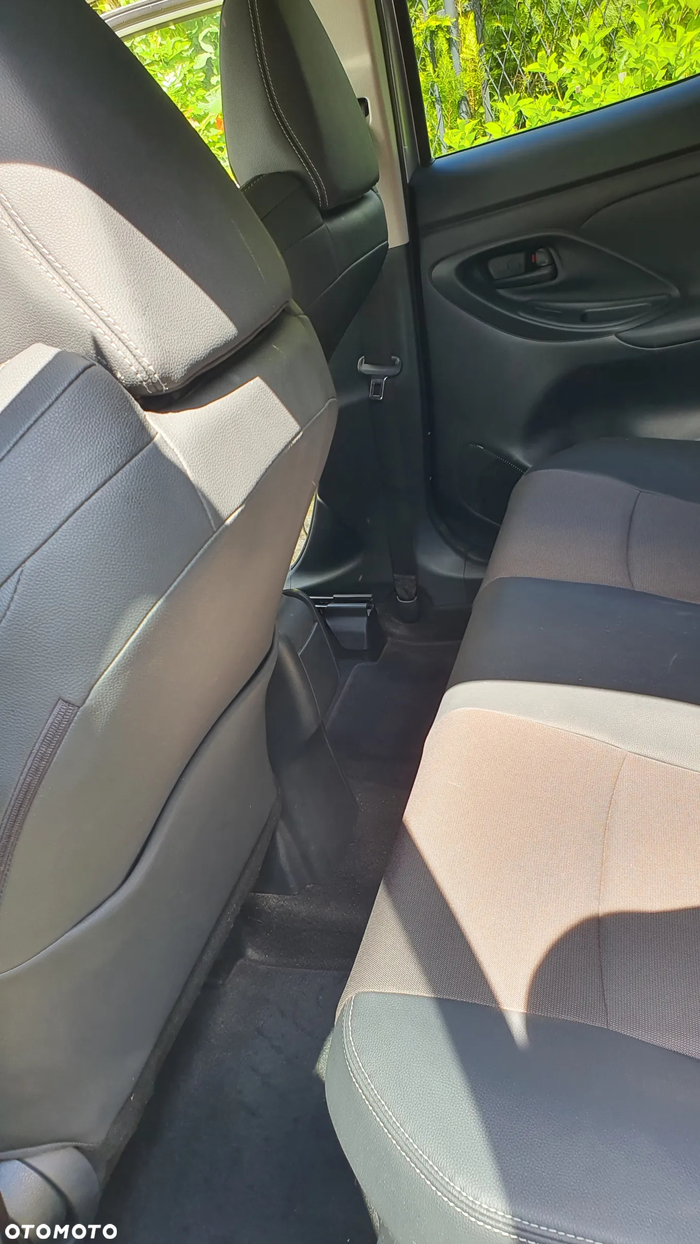 Toyota Yaris Hybrid 1.5 Executive - 11