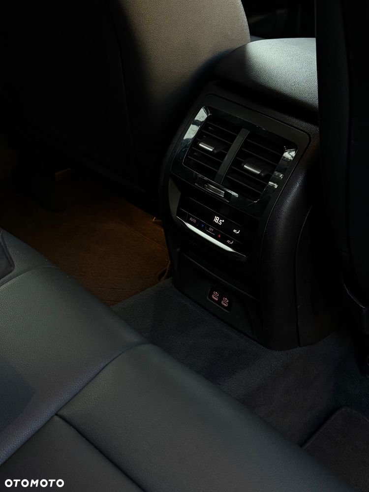 BMW X3 sDrive18d - 14