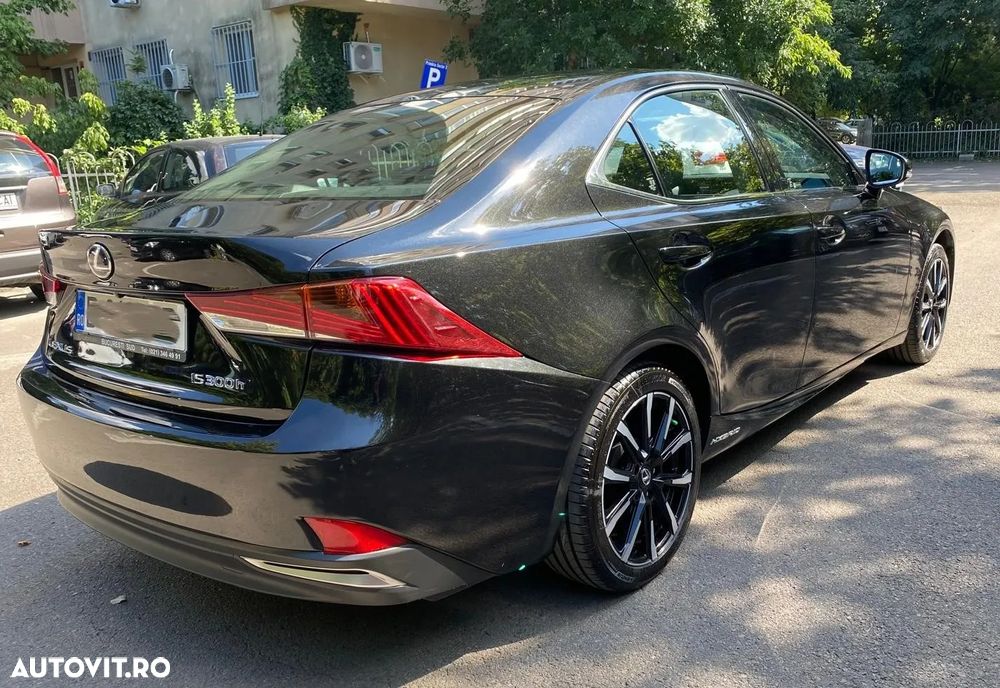 Lexus Seria IS 300h Executive - 7