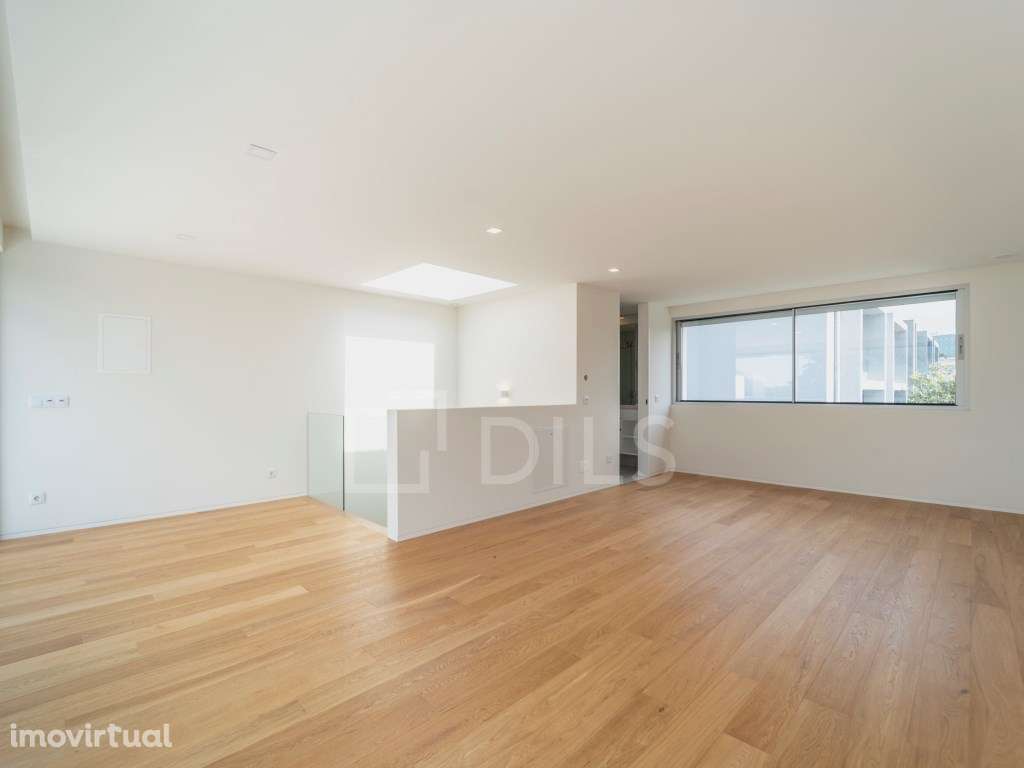 Moradia T4 triplex situado junto ao Parque da Cidade, Porto - Grande imagem: 3/43