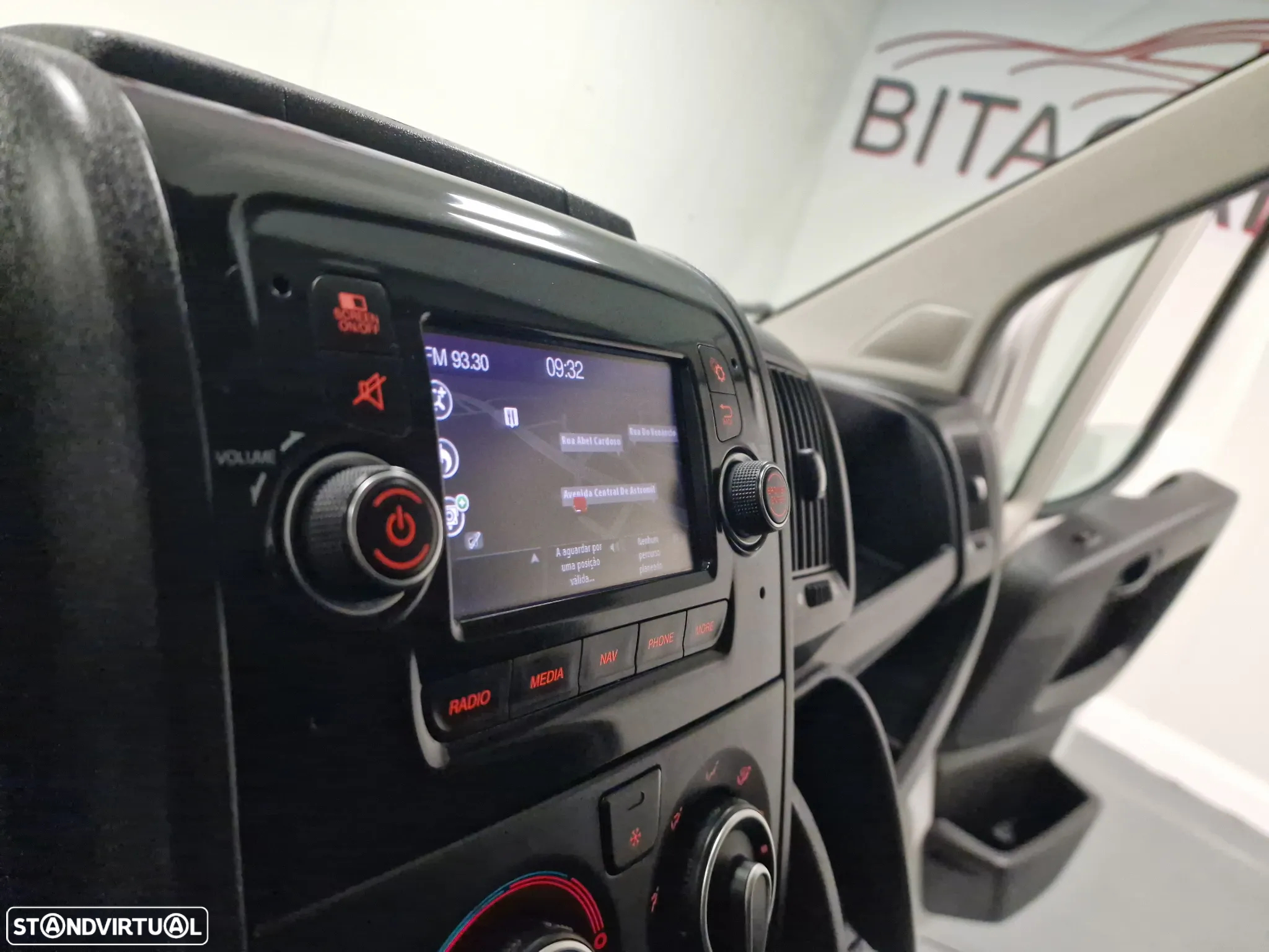 Peugeot BOXER 2.2 BLUEHDi 335 L2H2 Pro GPS CAM. TRASEIRA IVA DEDUTIVEL - 60